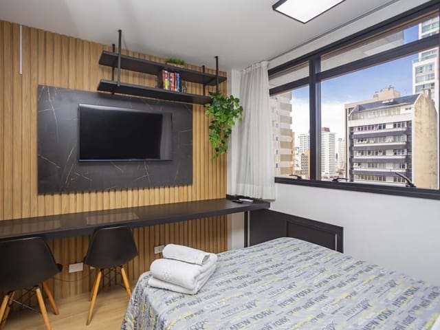 Apartamento 1 quarto e 1 banheiro, para alugar, no bairro Centro em Curitiba