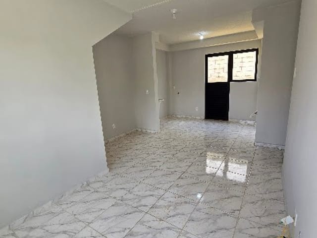 Apartamento com 50m² 2 quartos e 1 banheiro, à venda, no bairro Uvaranas em Ponta Grossa