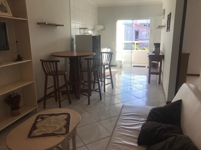 Apartamento 2 quartos e 2 banheiros, à venda, no bairro Ingleses do Rio Vermelho em Florianópolis