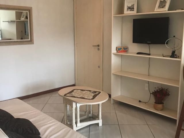 Apartamento 2 quartos e 2 banheiros, à venda, no bairro Ingleses do Rio Vermelho em Florianópolis