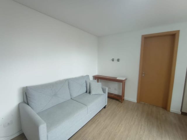 Apartamento 1 quarto e 1 banheiro, para alugar, no bairro Centro em Curitiba