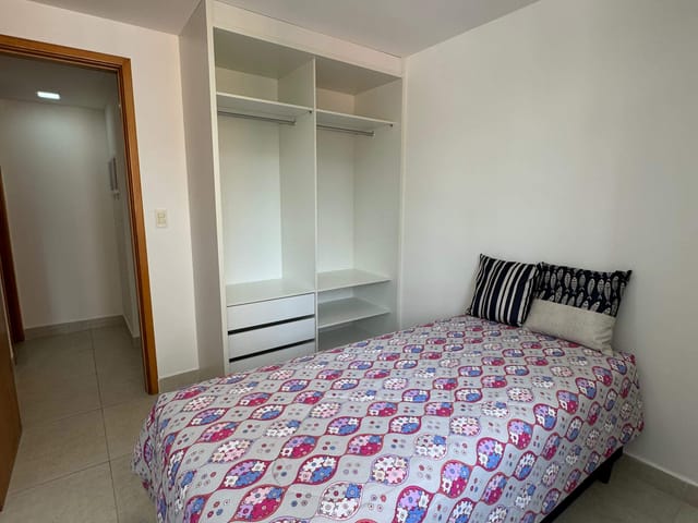 Apartamento 2 quartos e 2 banheiros, à venda, no bairro Cabo Branco em João Pessoa