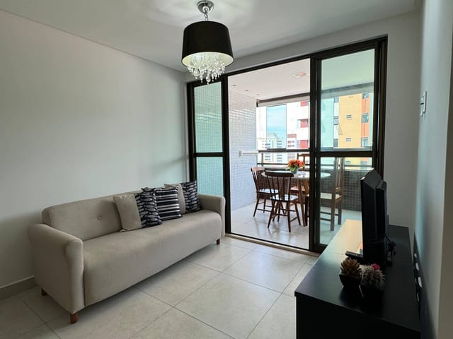 Apartamento 2 quartos e 2 banheiros, à venda, no bairro Cabo Branco em João Pessoa
