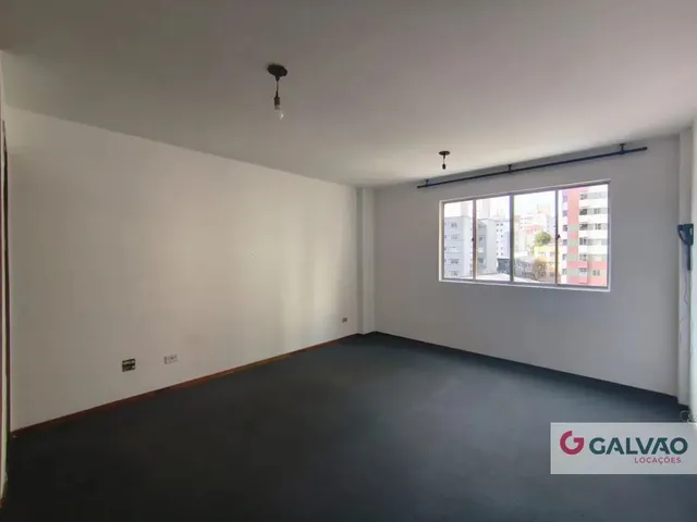 Apartamento 1 quarto e 1 banheiro, para alugar, no bairro Centro em Curitiba