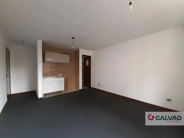 Apartamento 1 quarto e 1 banheiro, para alugar, no bairro Centro em Curitiba