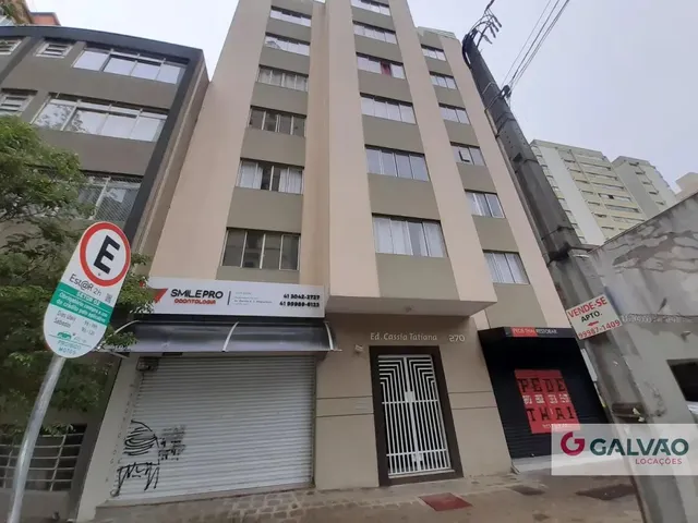 Apartamento 1 quarto e 1 banheiro, para alugar, no bairro Centro em Curitiba