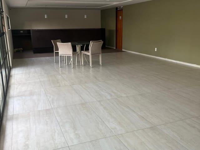 Apartamento 2 quartos e 2 banheiros, à venda, no bairro Cabo Branco em João Pessoa