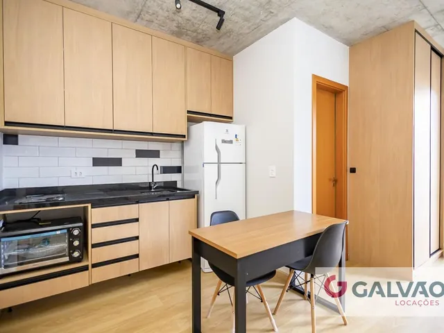 Apartamento 1 quarto e 1 banheiro, para alugar, no bairro São Francisco em Curitiba