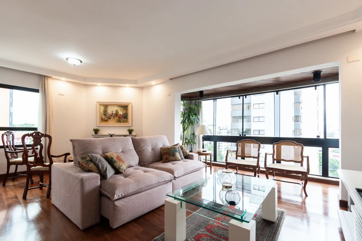 Apartamento para venda em Moema com 4 quartos, sendo 3 suítes, 164m²