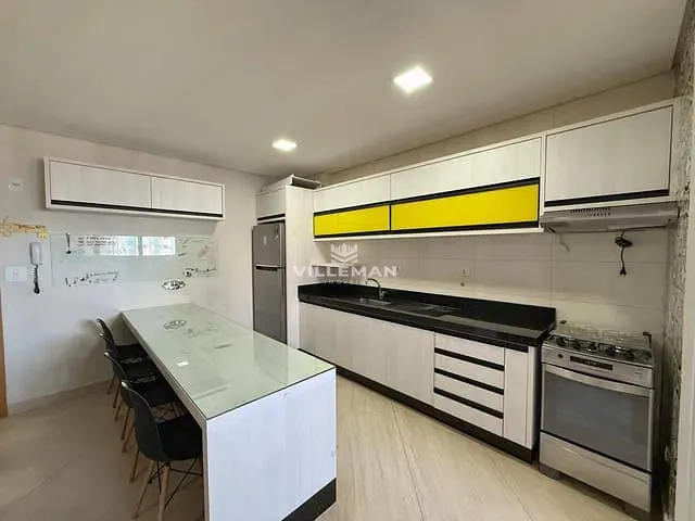 Apartamento com 110m² 2 quartos e 2 banheiros, à venda, no bairro Zona 07 em Maringá