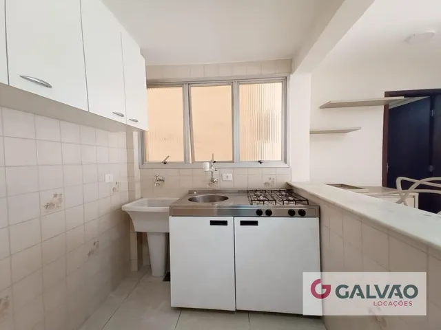 Apartamento 1 quarto e 1 banheiro, para alugar, no bairro Centro em Curitiba