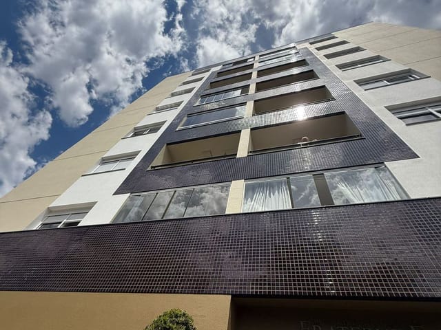 Apartamento 2 quartos e 2 banheiros, à venda, no bairro Madureira em Caxias do Sul