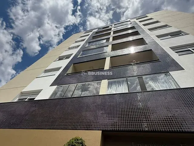 Apartamento 2 quartos e 2 banheiros, à venda, no bairro Madureira em Caxias do Sul