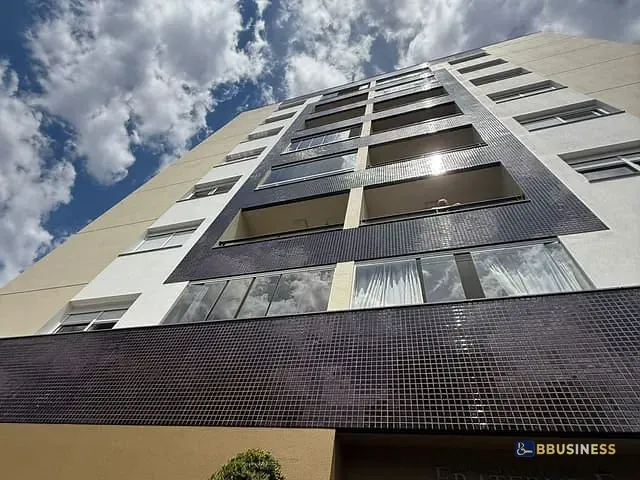 Apartamento 2 quartos e 2 banheiros, à venda, no bairro Madureira em Caxias do Sul