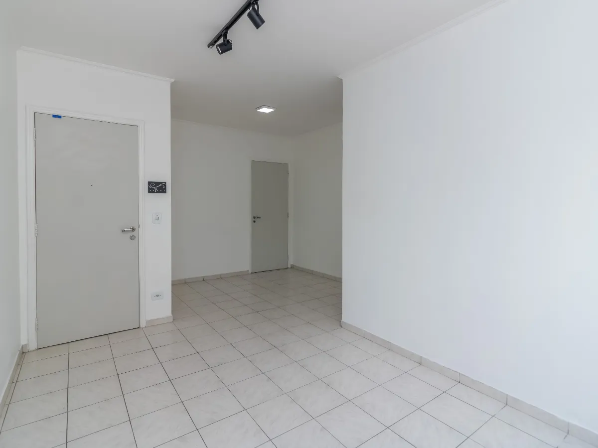 Apartamento para venda em Moema com 3 quartos, 85m²