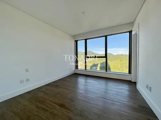 Apartamento com 355m² 4 quartos e 5 banheiros, à venda, no bairro Barra Sul em Balneário Camboriú