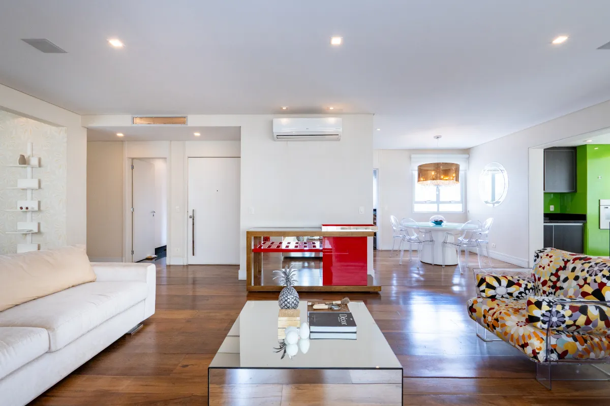 Apartamento para venda em Vila Nova Conceição com 3 quartos, sendo 3 suítes, 180m²