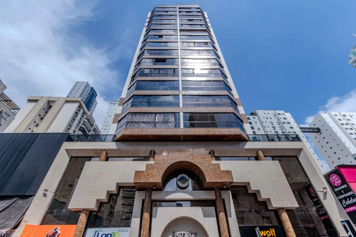 Apartamento para venda em Centro com 3 quartos, sendo 3 suítes, 180m²