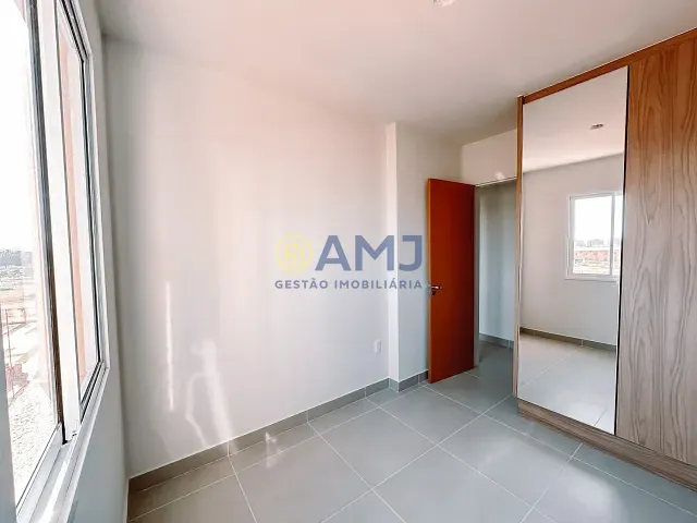 Apartamento 3 quartos e 2 banheiros, à venda, no bairro Parque Oeste Industrial em Goiânia