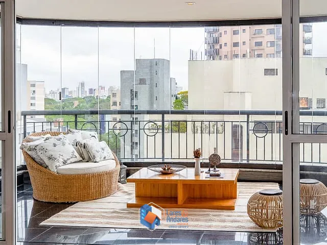 Apartamento com 301m² 3 quartos e 6 banheiros, à venda, no bairro Moema em São Paulo