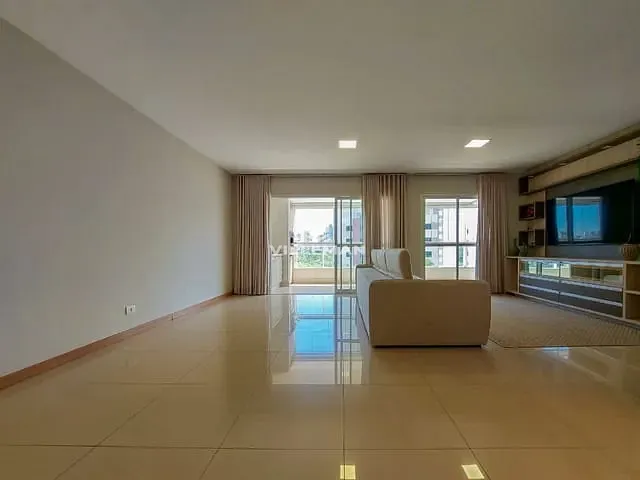 Apartamento com 196m² 3 quartos e 3 banheiros, à venda, no bairro Zona 02 em Maringá