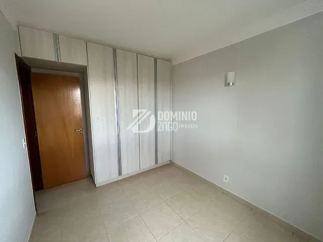 Apartamento 3 quartos e 1 banheiro, para alugar, no bairro Mercês em Uberaba