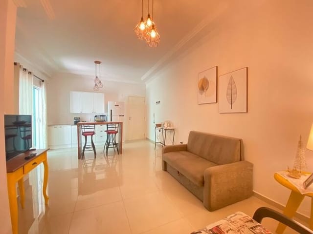 Apartamento 2 quartos e 2 banheiros, à venda, no bairro Ingleses do Rio Vermelho em Florianópolis