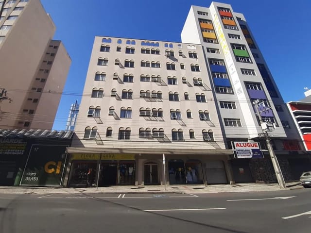 Apartamento 1 quarto e 1 banheiro, para alugar, no bairro Centro em Curitiba