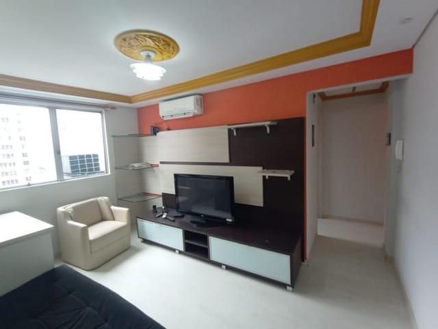 Apartamento 1 quarto e 1 banheiro, para alugar, no bairro Centro em Curitiba