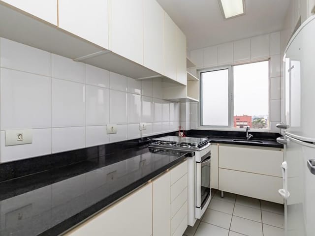 Apartamento 2 quartos e 2 banheiros, para alugar, no bairro Alto da Rua XV em Curitiba