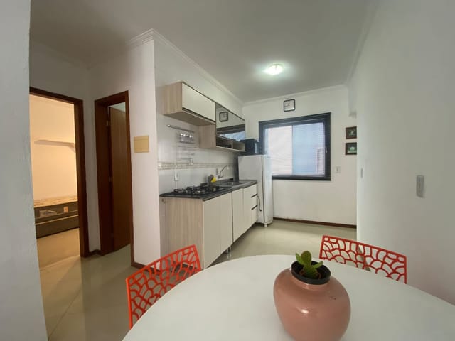 Apartamento 2 quartos e 2 banheiros, à venda, no bairro Ingleses do Rio Vermelho em Florianópolis