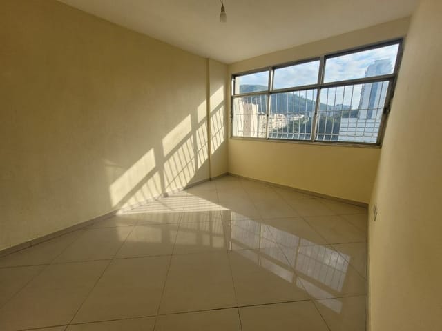 Foto do Apartamento - Apartamento para Locação 3 Quartos, 1 Suíte, no Fonseca, Niterói - RJ | SelfSpin