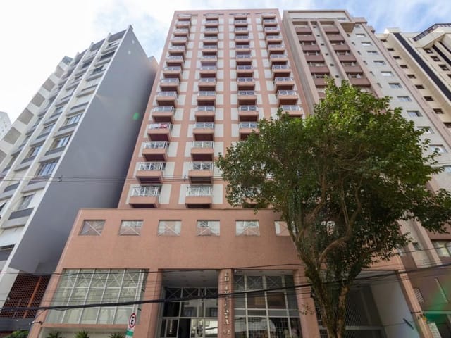 Apartamento 1 quarto e 1 banheiro, para alugar, no bairro Centro em Curitiba