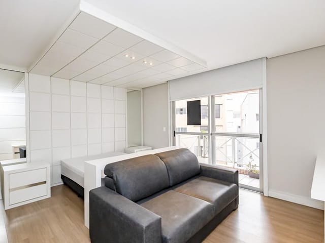 Apartamento 1 quarto e 1 banheiro, para alugar, no bairro Centro em Curitiba