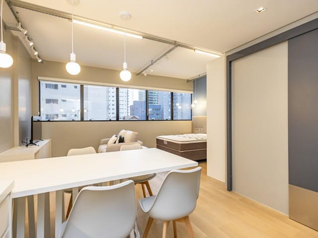 Apartamento 1 quarto e 1 banheiro, para alugar, no bairro Água Verde em Curitiba