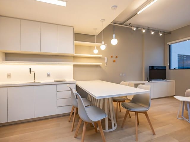 Apartamento 1 quarto e 1 banheiro, para alugar, no bairro Água Verde em Curitiba