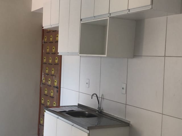 Foto do Apartamento - Apartamento com ótima localização, próximo ao Dentran e a UEPB, possui 02 quartos, 01 sala, 01 WC, cozinha, varanda e 01 vaga de garagem. | Shopping Imóveis