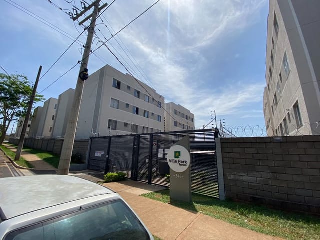 Foto do Apartamento - Apartamento com 2 dormitórios para alugar, 48 m² por R$ 1.086,60/mês - Maracanã - Uberaba/MG | ZUCATO IMOBILIARIA LTDA