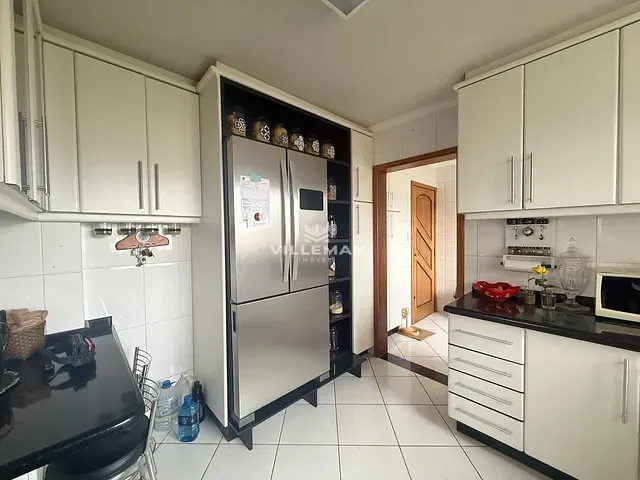 Apartamento 3 quartos e 2 banheiros, à venda, no bairro Zona 07 em Maringá
