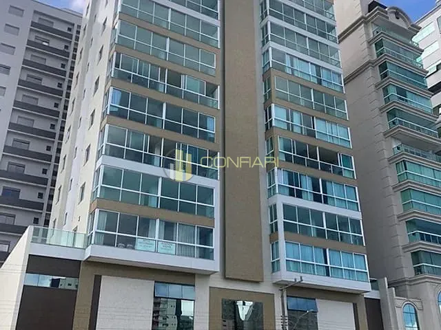 Apartamento com 308m² 4 quartos e 5 banheiros, à venda, no bairro Meia Praia em Itapema