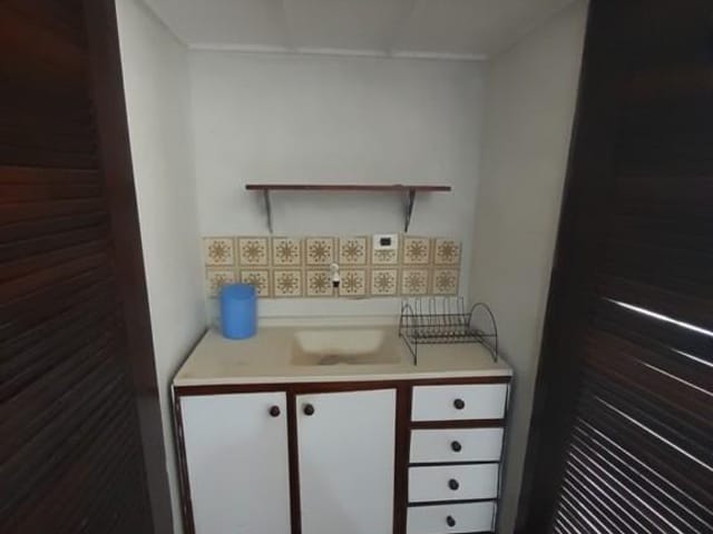 Apartamento 1 quarto e 1 banheiro, para alugar, no bairro Centro em Curitiba