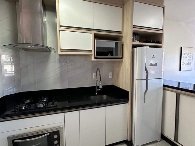 Apartamento 2 quartos e 1 banheiro, à venda, no bairro Canasvieiras em Florianópolis