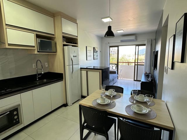 Apartamento 2 quartos e 1 banheiro, à venda, no bairro Canasvieiras em Florianópolis