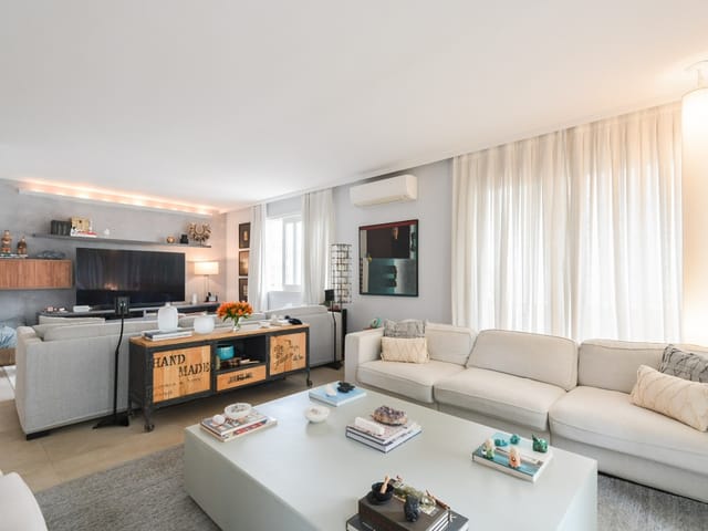 Foto do Apartamento - Apartamento tipo para venda em Pinheiros com 4 quartos, sendo 4 suítes, 246m² | Lares e Andares Imóveis