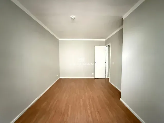 Apartamento 2 quartos e 1 banheiro, à venda, no bairro Jardim Alvorada em Maringá
