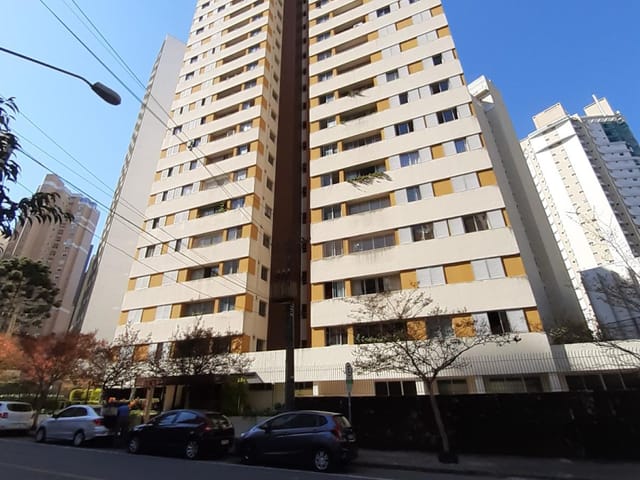 Apartamento 2 quartos e 2 banheiros, para alugar, no bairro Água Verde em Curitiba