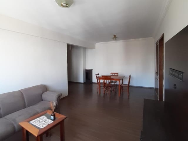 Apartamento 2 quartos e 2 banheiros, para alugar, no bairro Água Verde em Curitiba