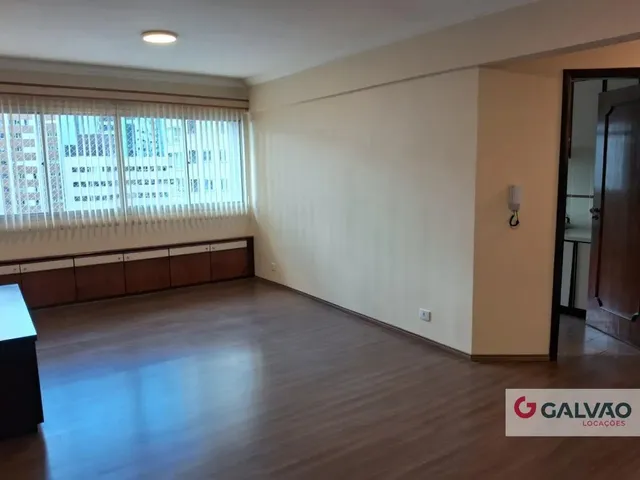 Apartamento 2 quartos e 2 banheiros, para alugar, no bairro Água Verde em Curitiba