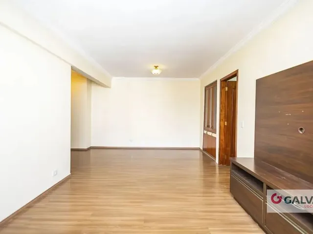 Apartamento 2 quartos e 2 banheiros, para alugar, no bairro Água Verde em Curitiba