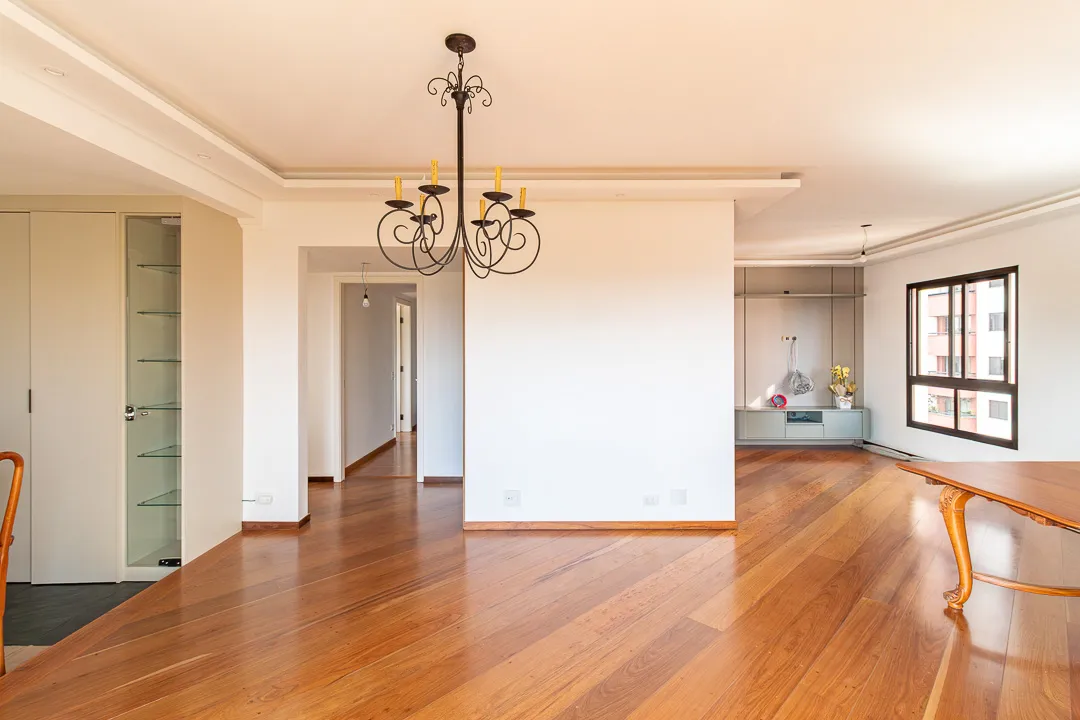 Apartamento para venda em Vila Mariana com 3 quartos, sendo 1 suíte, 172m²